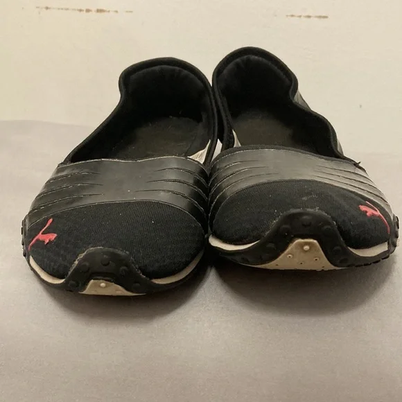 PUMA Slip-Ons Sz 10 - Picture 9 of 10